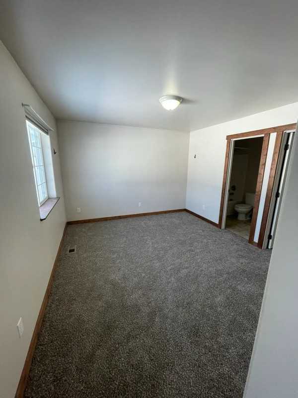 1429 11th St W - Photo 5 of 16