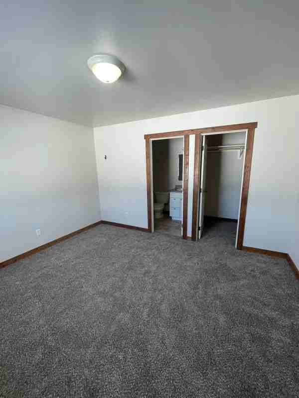 1429 11th St W - Photo 6 of 16