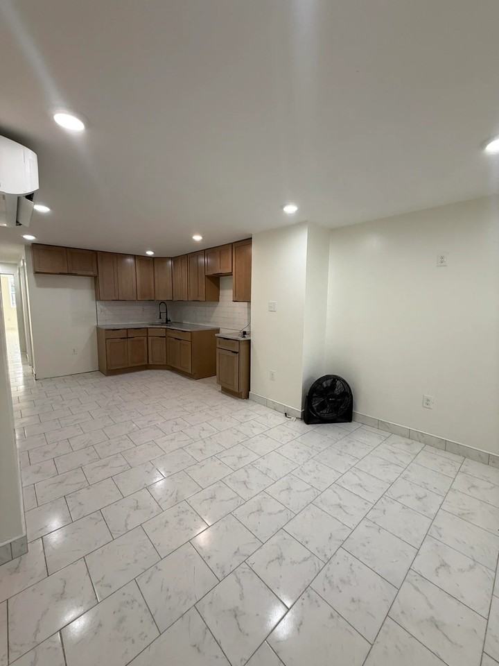 1110 S 54Th #BS - Photo 3 of 15