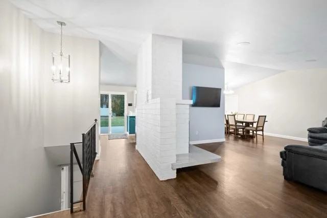 2719 S Cheryl Ct - Photo 3 of 13