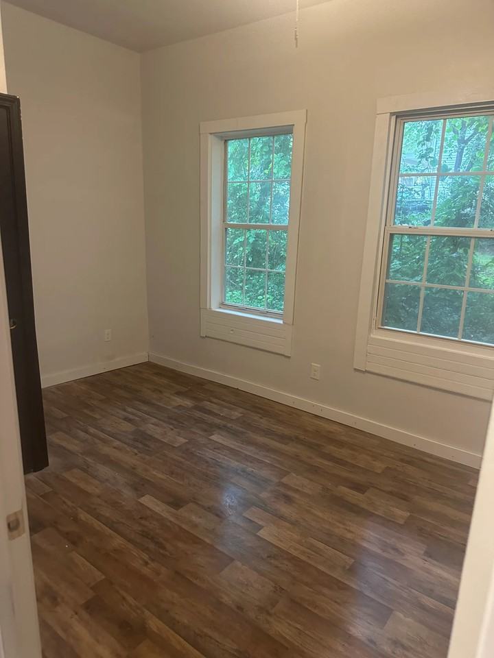 431 S Tradd St #A - Photo 2 of 4