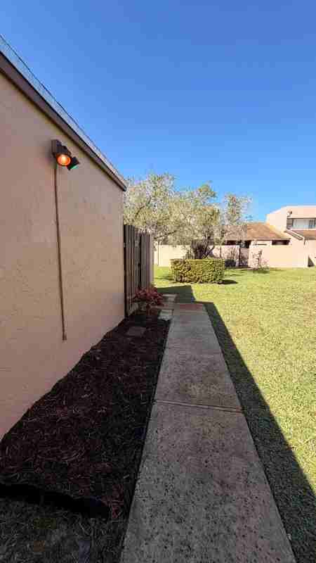 1276 Nwterrace - Photo 2 of 16