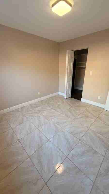 1276 Nwterrace - Photo 4 of 16