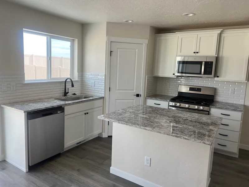 10114 Longtail Dr - Photo 2 of 17
