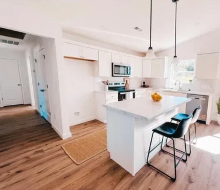 384 Edgefield St - Photo 3 of 10