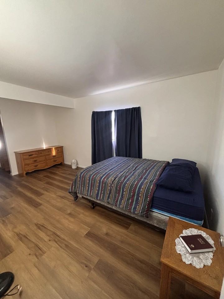 15514 Flatbush Ave - Photo 3 of 9