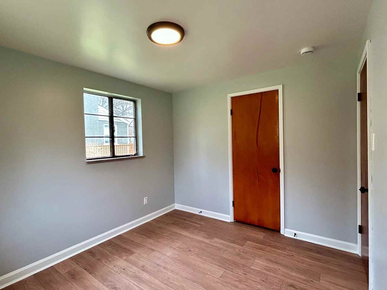 1415 Maple Ave - Photo 4 of 5