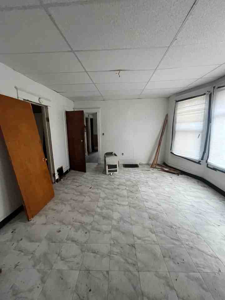 406 Morton St - Photo 3 of 20