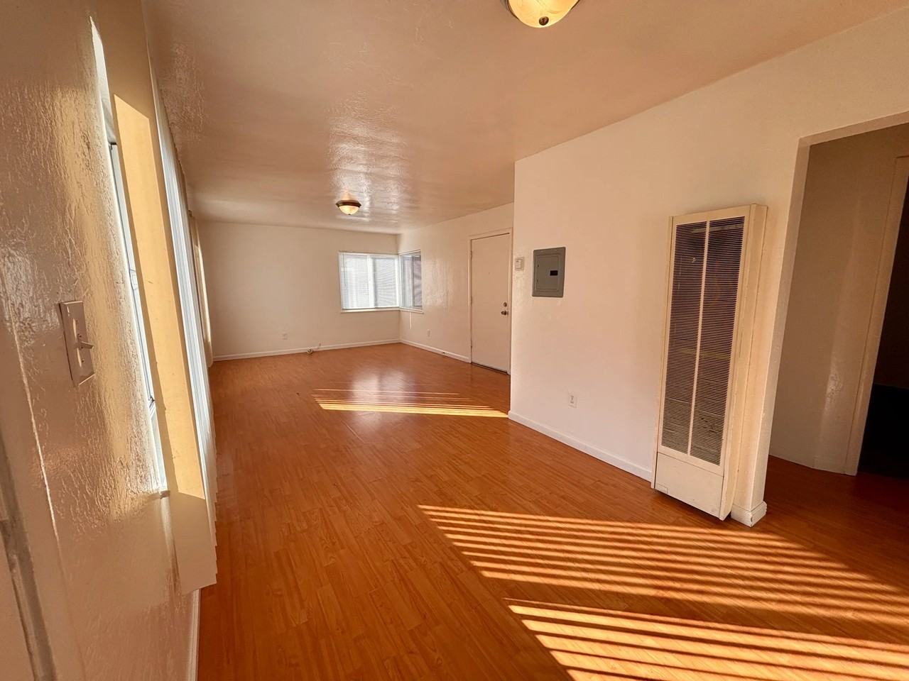 8638 Macarthur Blvd - Photo 2 of 12