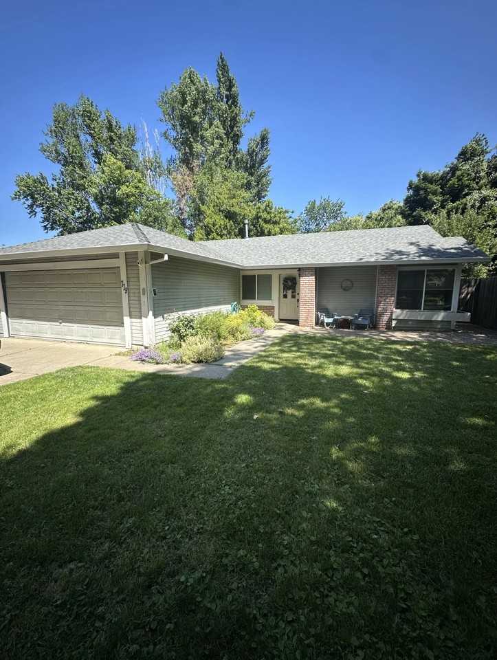 779 Victorian Park Dr