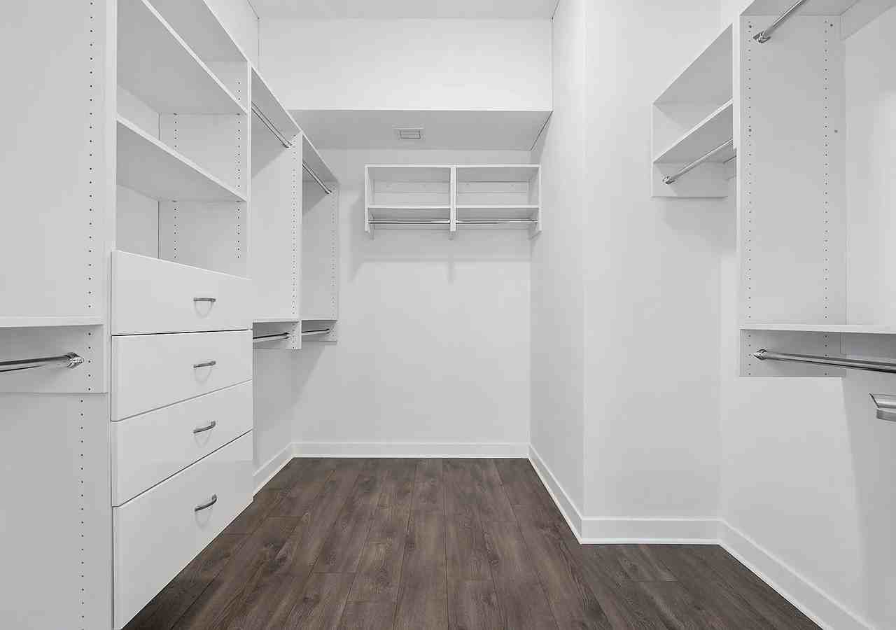 251 W Hubbard St - Photo 3 of 14
