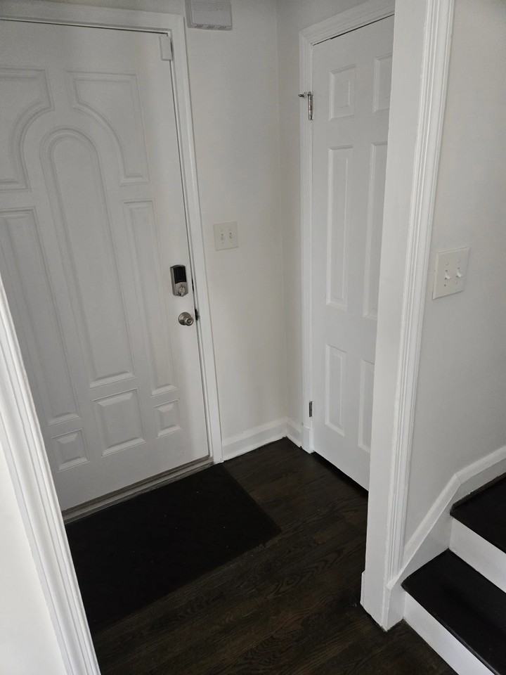 1511 Woobourne Ave - Photo 3 of 15