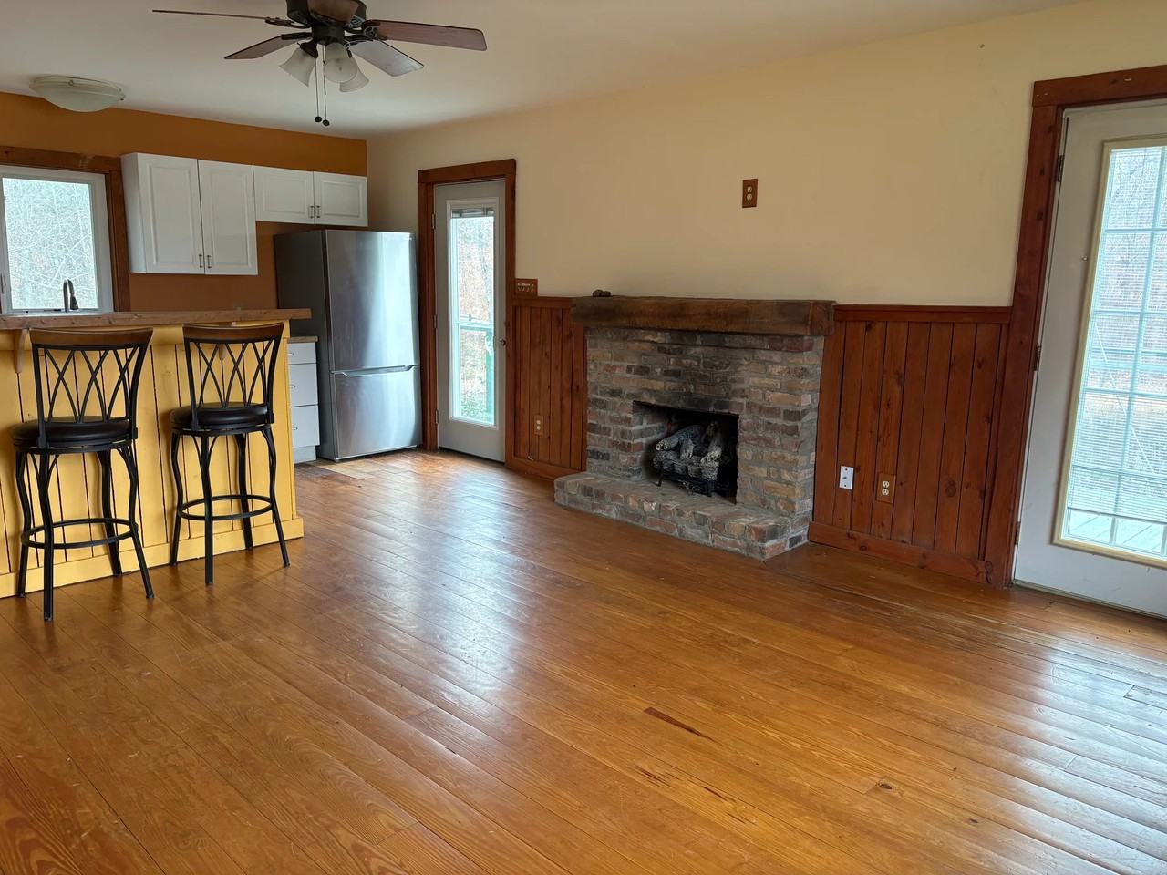 288 Logan Rd - Photo 3 of 14