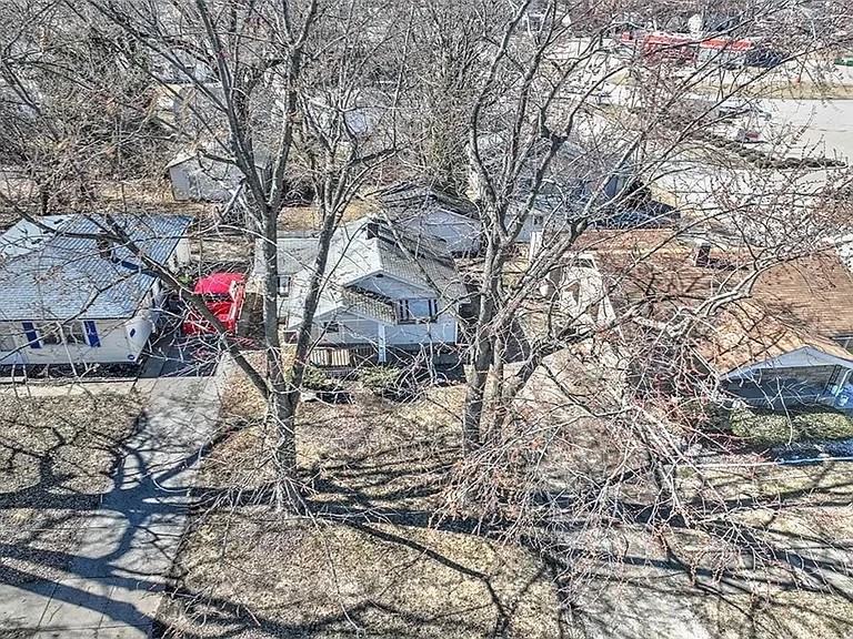 1163 N Hill Ave - Photo 3 of 20