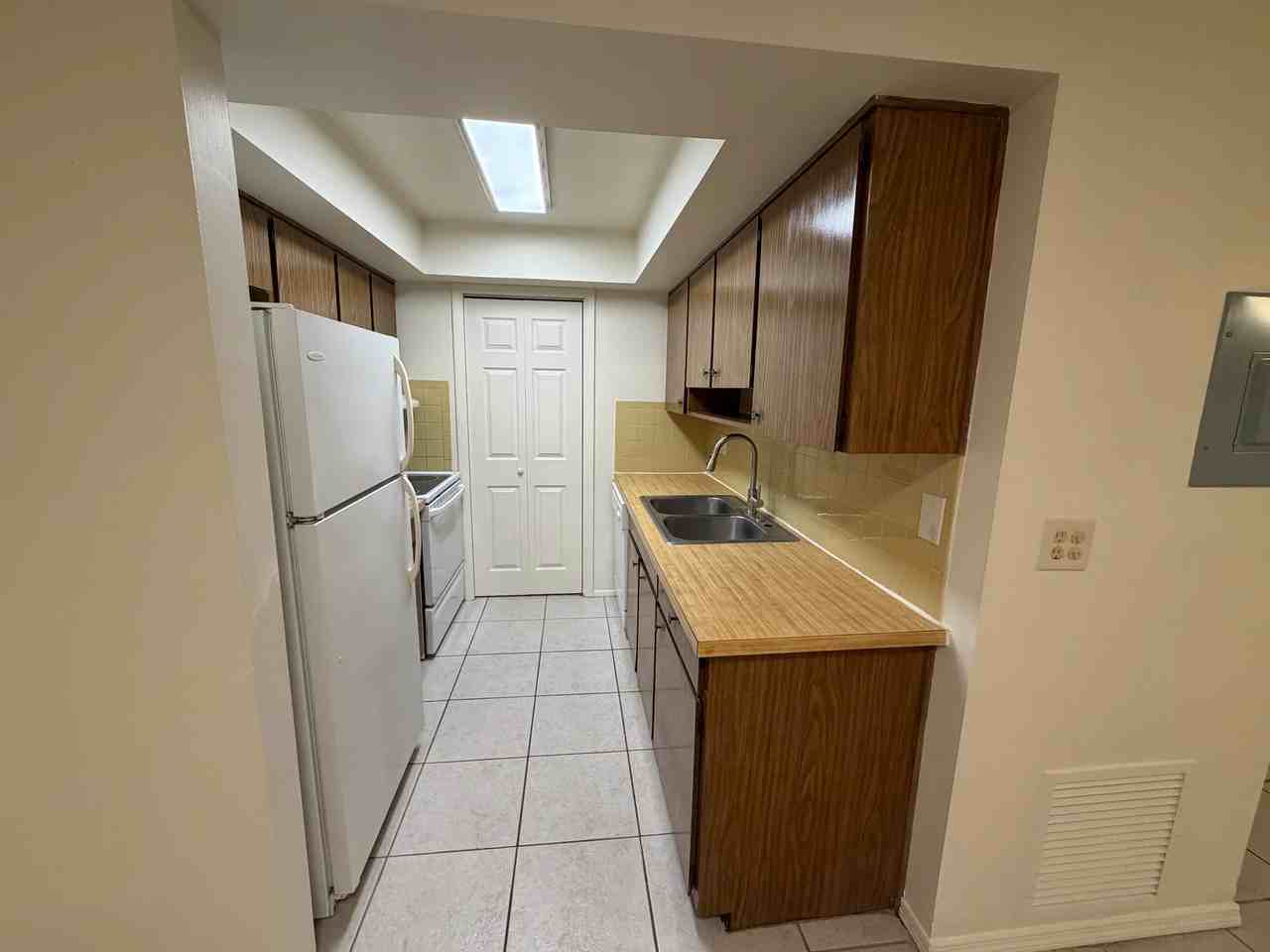 516 Polaris Loop #104 - Photo 3 of 11