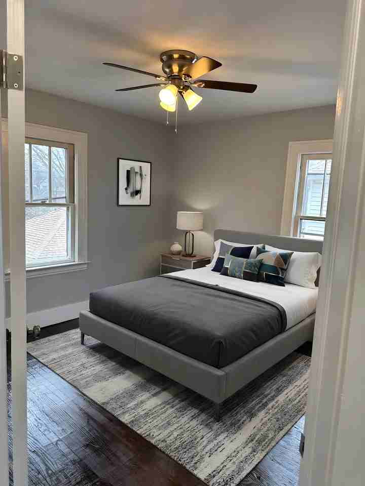 819 W 18th St - Photo 3 of 13