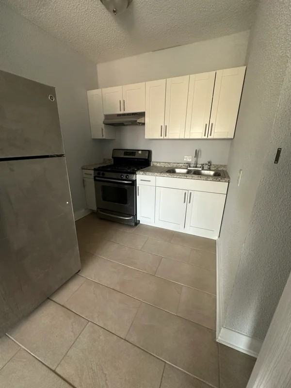 650 E 79th St #1 - Photo 5 of 6