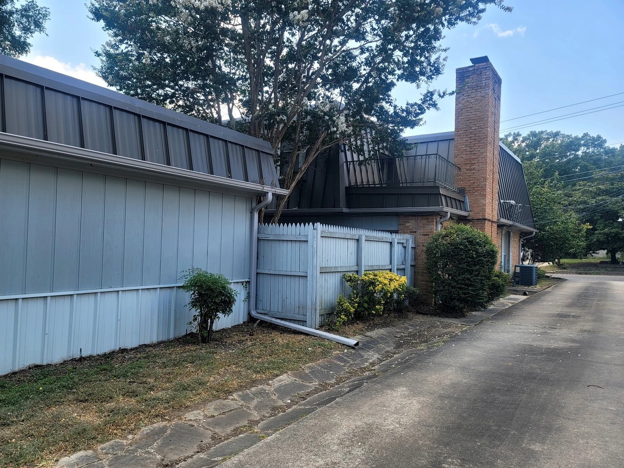 2820 4th St - Photo 3 of 16