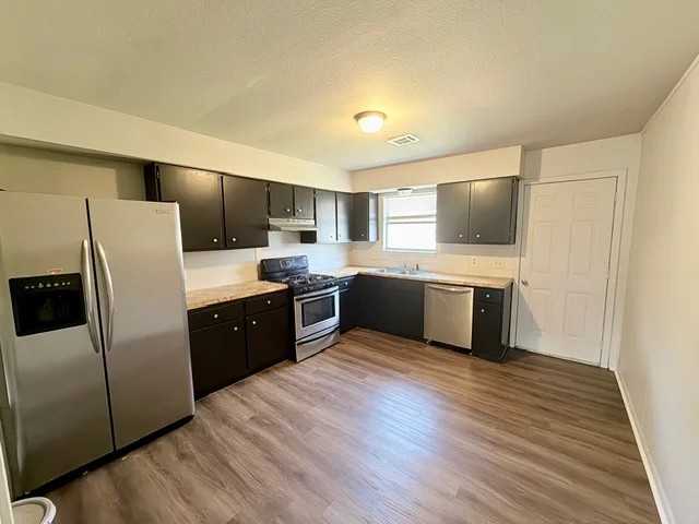 1007 Hendrix St #1007 - Photo 3 of 6