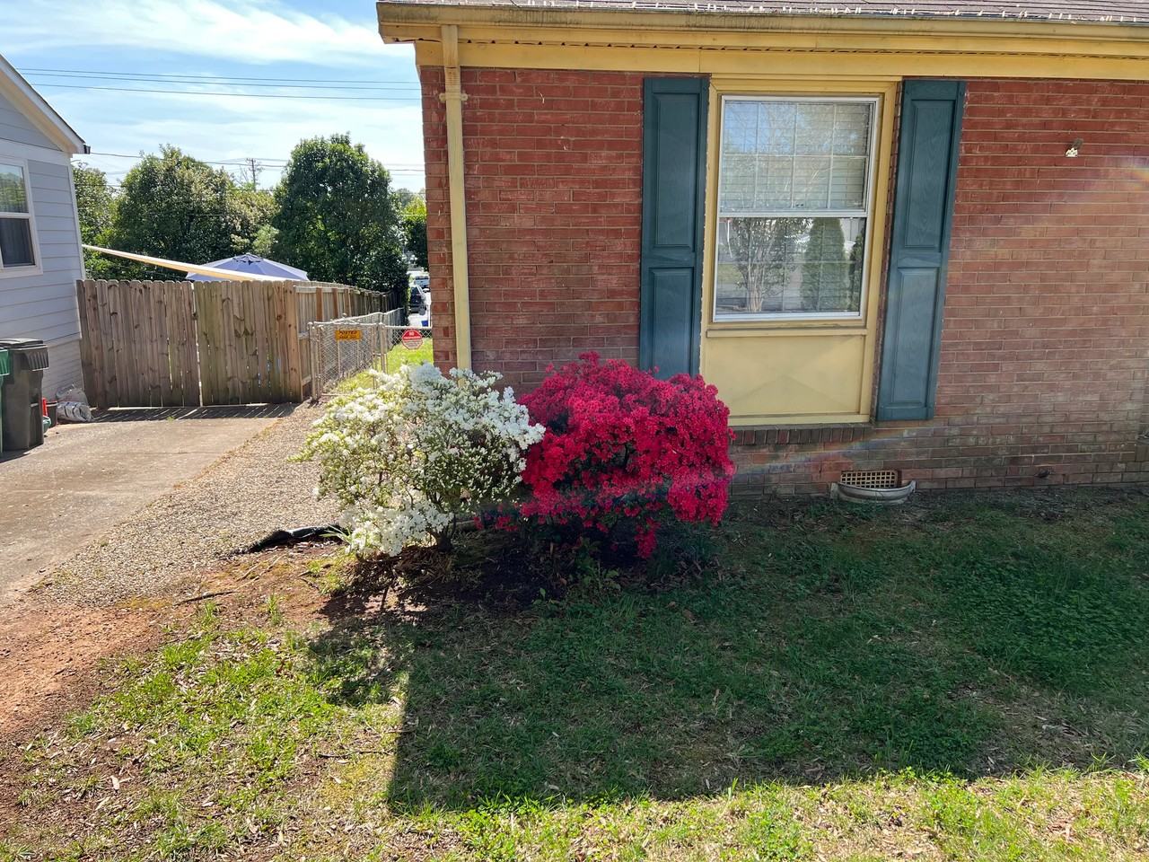 4832 Holbrook Dr - Photo 2 of 44