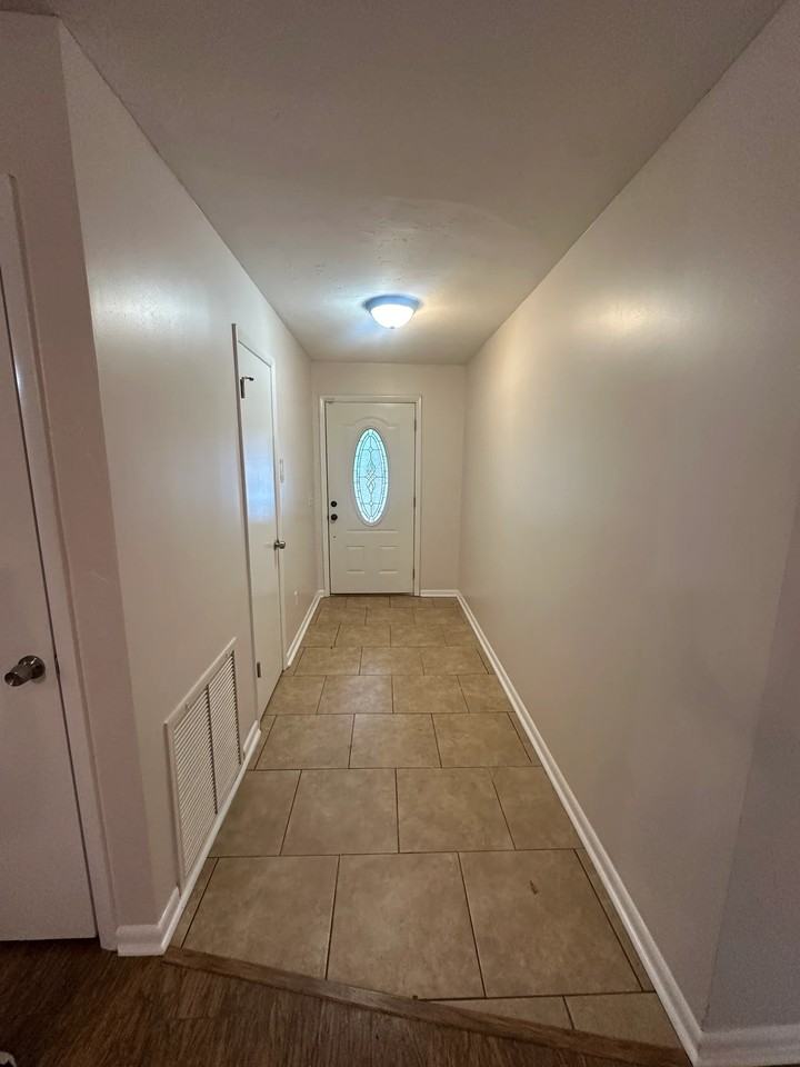 1110 Sw 19th Pl - Photo 4 of 20