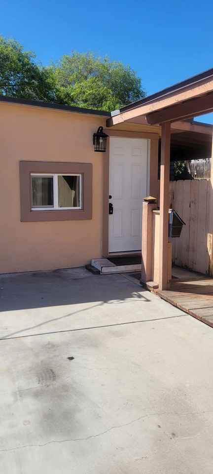 1430 Peach Ave #1-2 - Photo 2 of 13