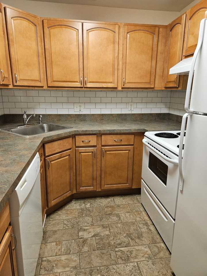 4711 Dunbarton Rd - Photo 7 of 15