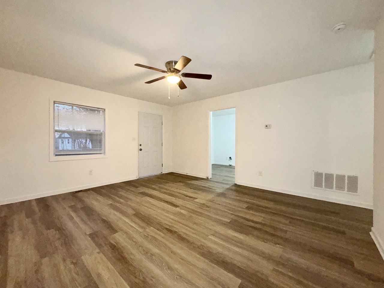 306 Jones Ave - Photo 3 of 8