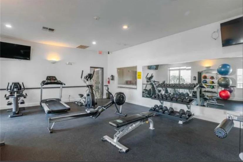 6004 Hemingway Cir - Photo 5 of 13