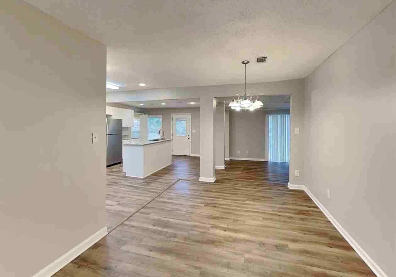 459 Utoy Cir Sw - Photo 2 of 5