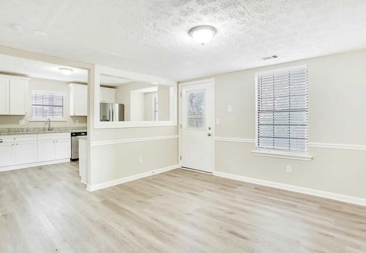 5590 Pennybrook Ct - Photo 3 of 13