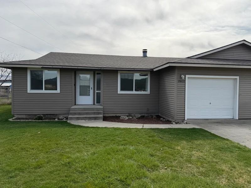 20422 E Wellesley Ave - Photo 2 of 7