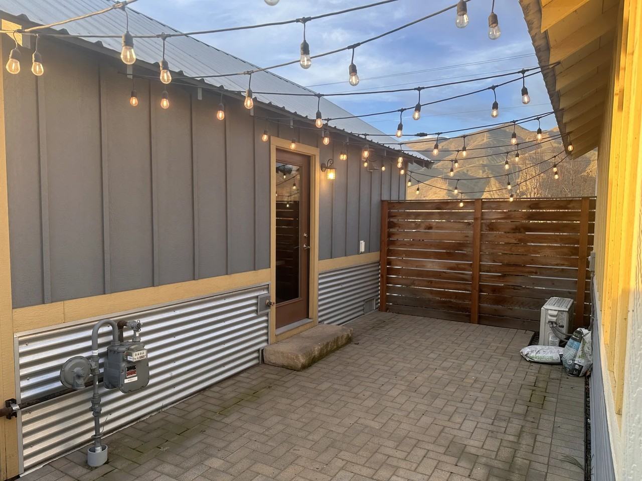 617 Fair St - Photo 4 of 10