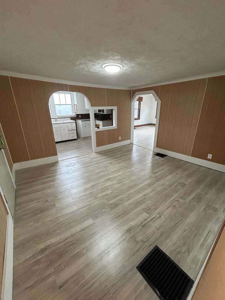 1341 Sassafrass St - Photo 5 of 12