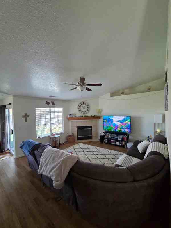 455 Westgate Pl - Photo 6 of 13