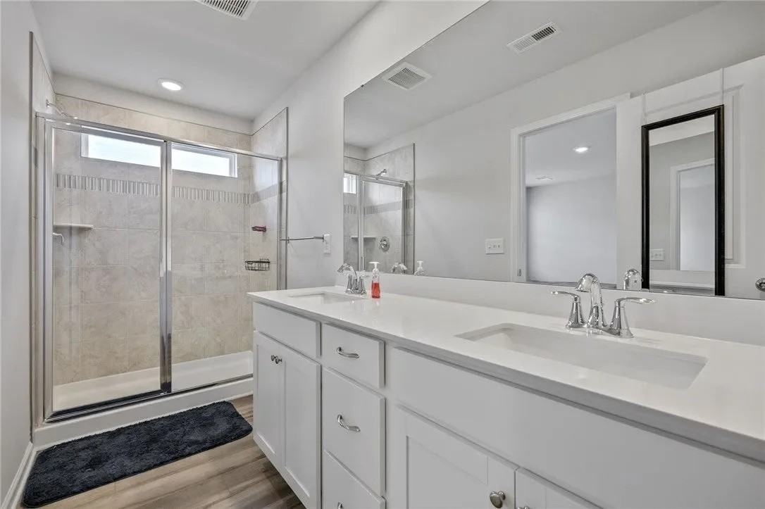 559 Brasstown Ct - Photo 3 of 15