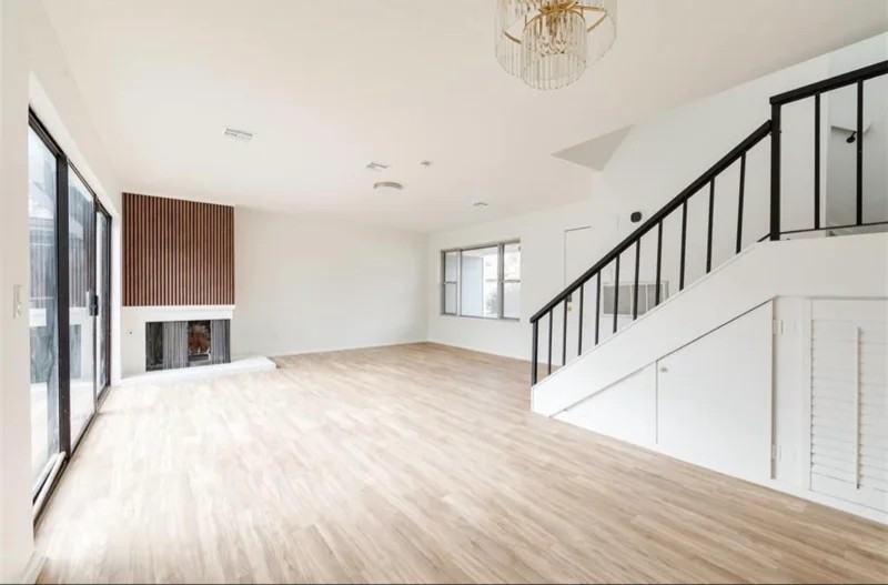 2827 Indian Creek Blvd - Photo 3 of 21