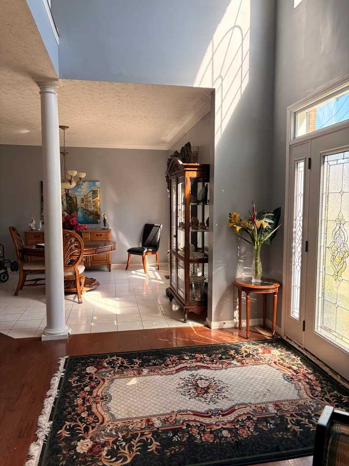 1111 Waverly Dr - Photo 2 of 8