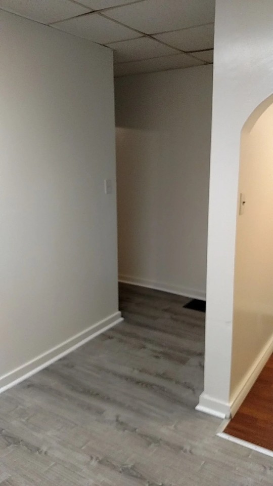 121 College St - Photo 2 of 13