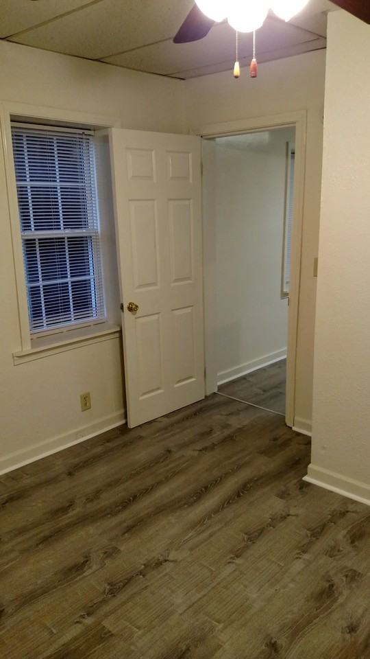 121 College St - Photo 5 of 13