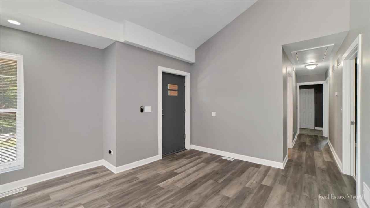 11460 73rd Pl - Photo 5 of 19