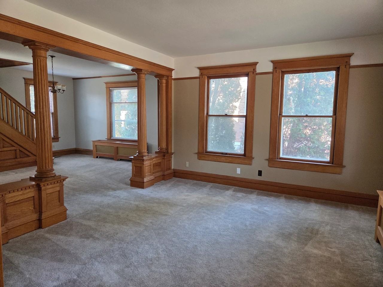 511 W 1st St - Photo 2 of 10