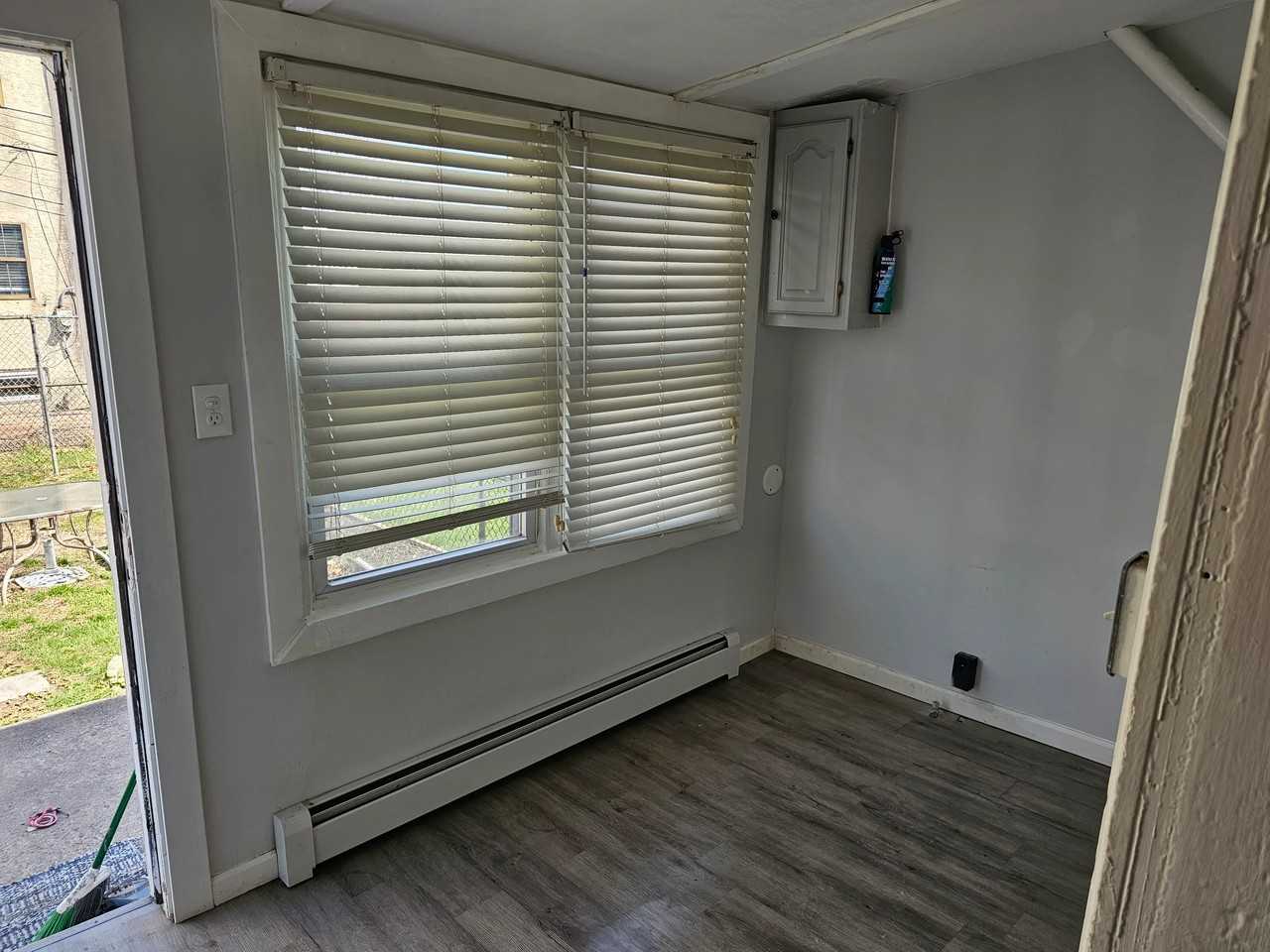 721 W Oak St - Photo 6 of 19