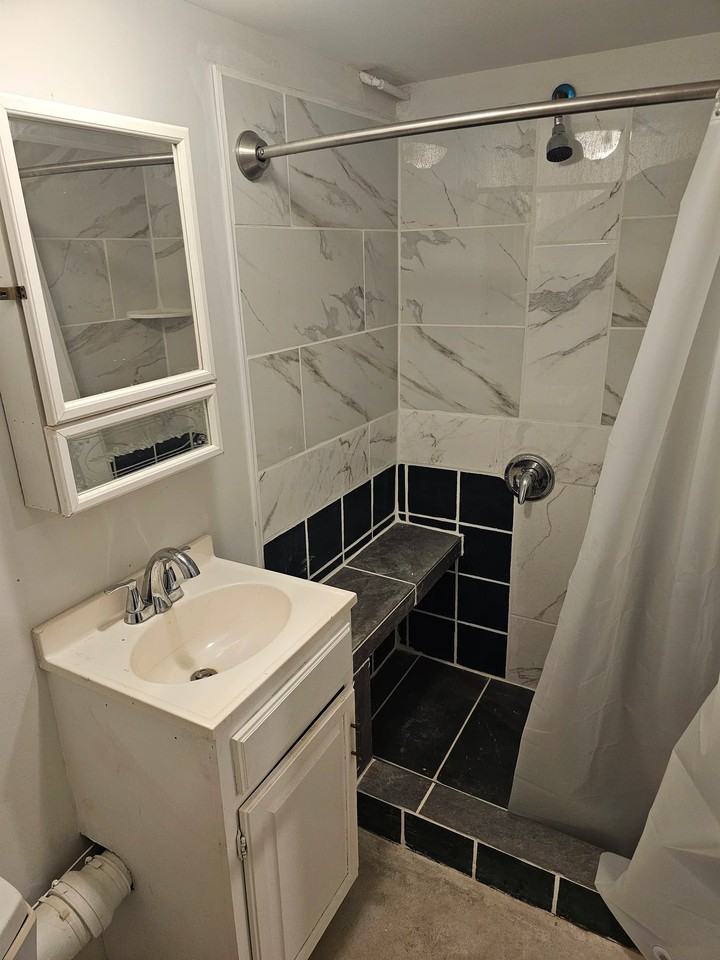 721 W Oak St - Photo 7 of 19