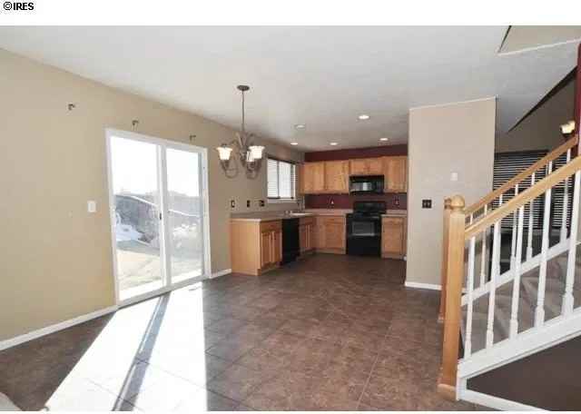 1276 Lark Ave - Photo 4 of 10