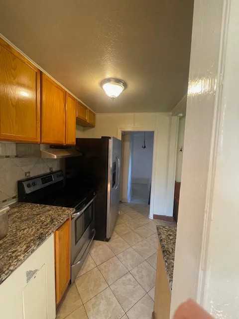 119 125th St E - Photo 2 of 11