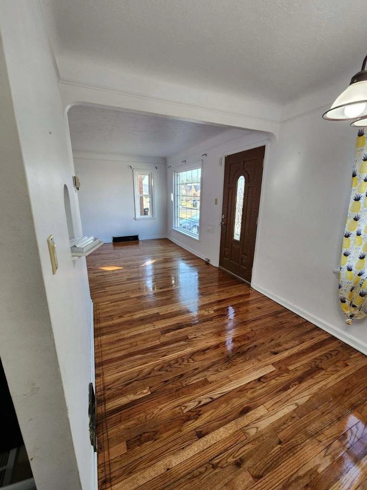 7615 Ivandale Dr - Photo 5 of 20