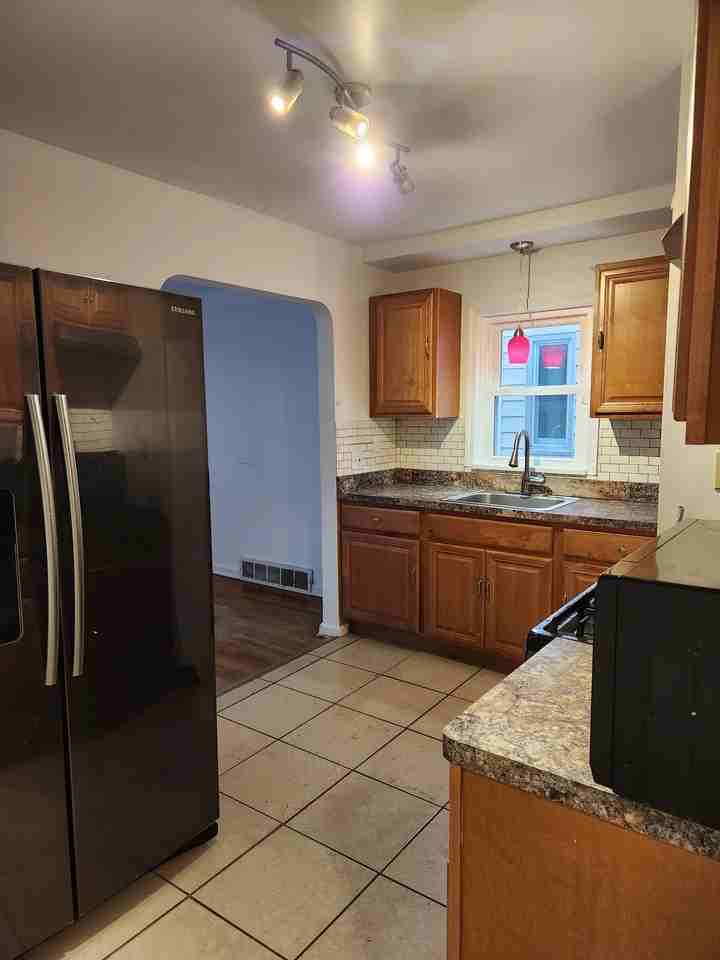 7615 Ivandale Dr - Photo 7 of 20