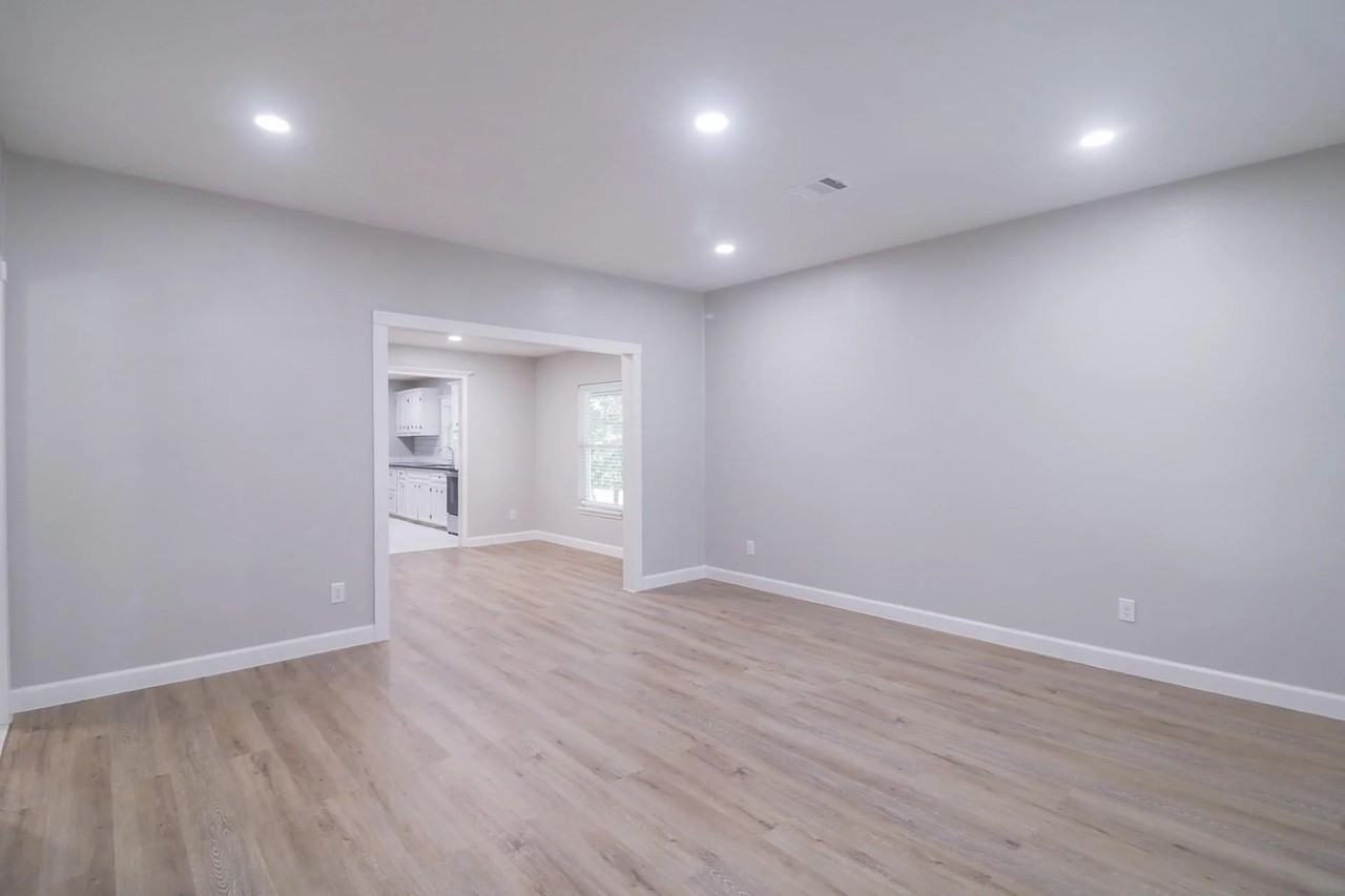 6150 Ridgeway Dr - Photo 3 of 20