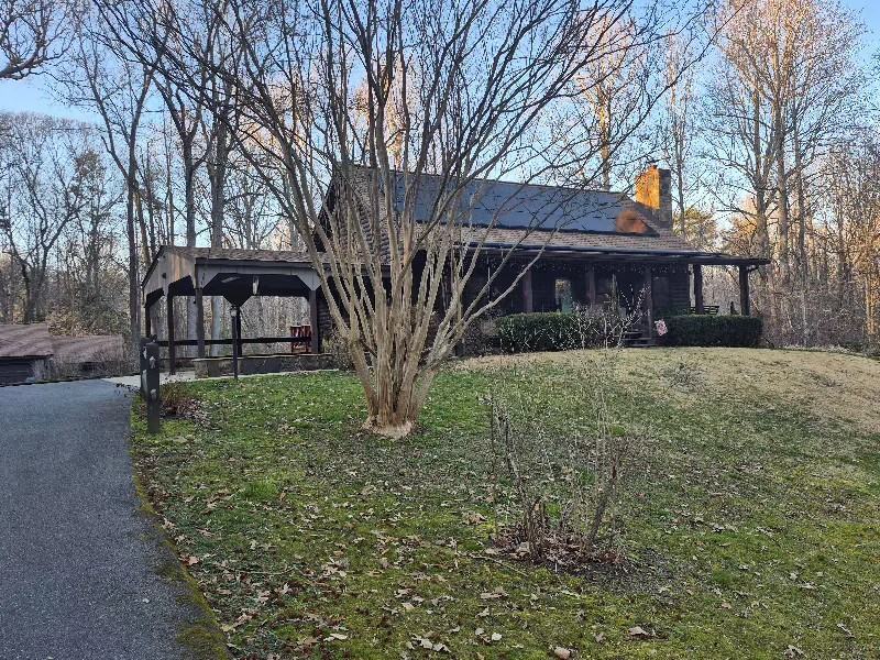 3550 Holderness Ln - Photo 4 of 21